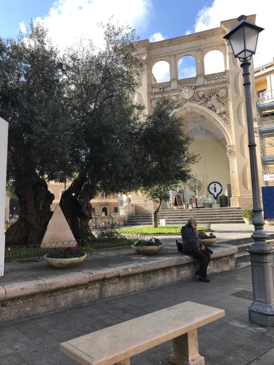 Alvino Suite And Breakfast Lecce Esterno foto